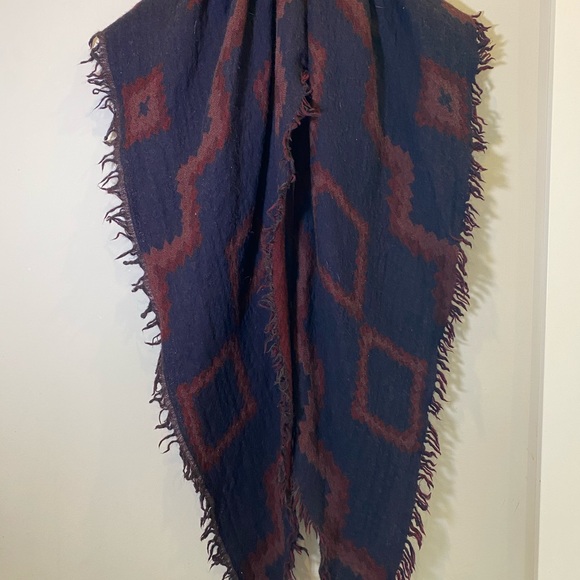 Aritzia Wilfred Triangle Scarf - Picture 4 of 5